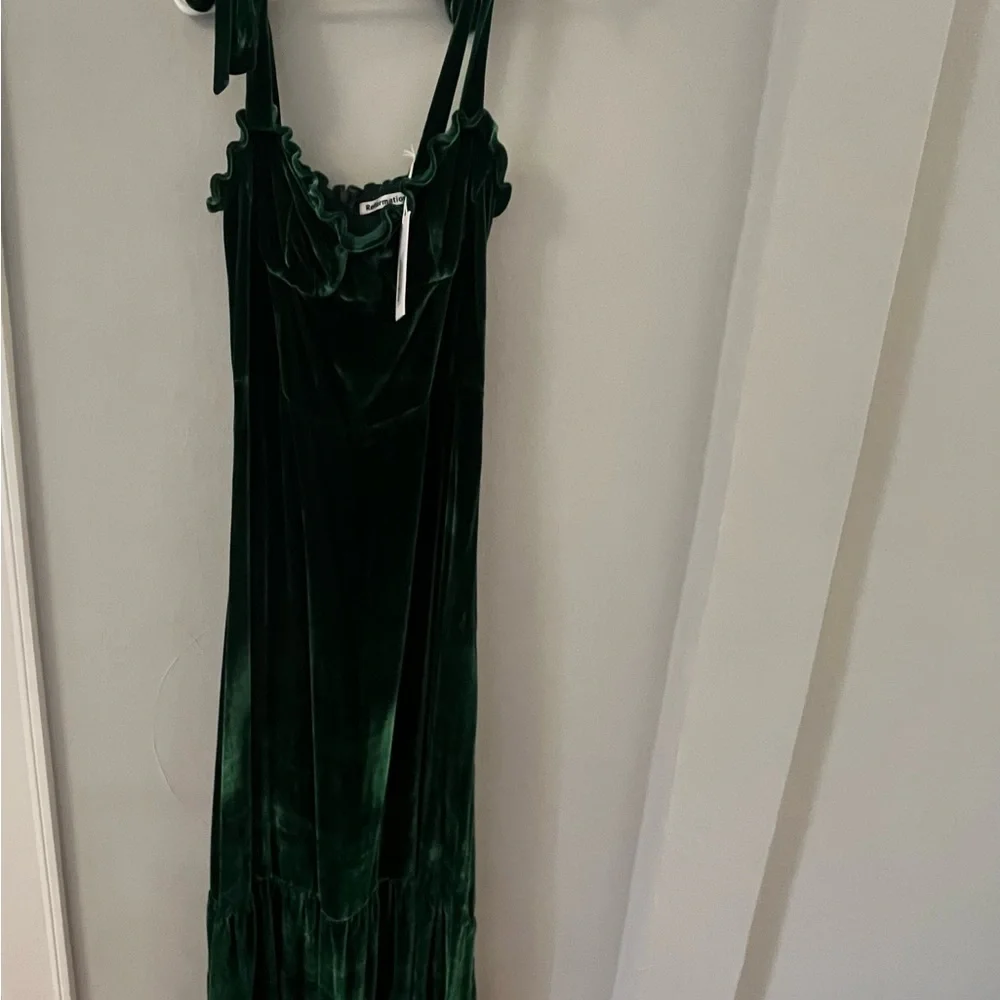 Reformation Antoinette Velvet Dress in Emerald - Picture 10 of 15